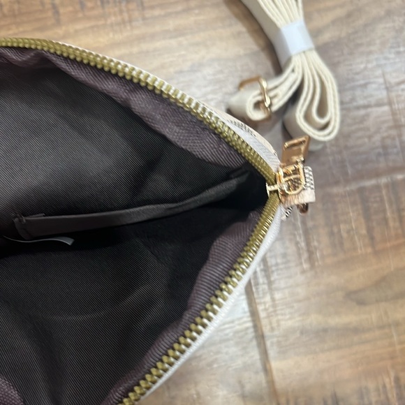 Checkered Crossbody Bag with Strap - Picture 2 of 6